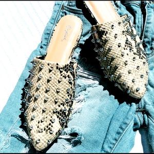 Snake print with spikes flats